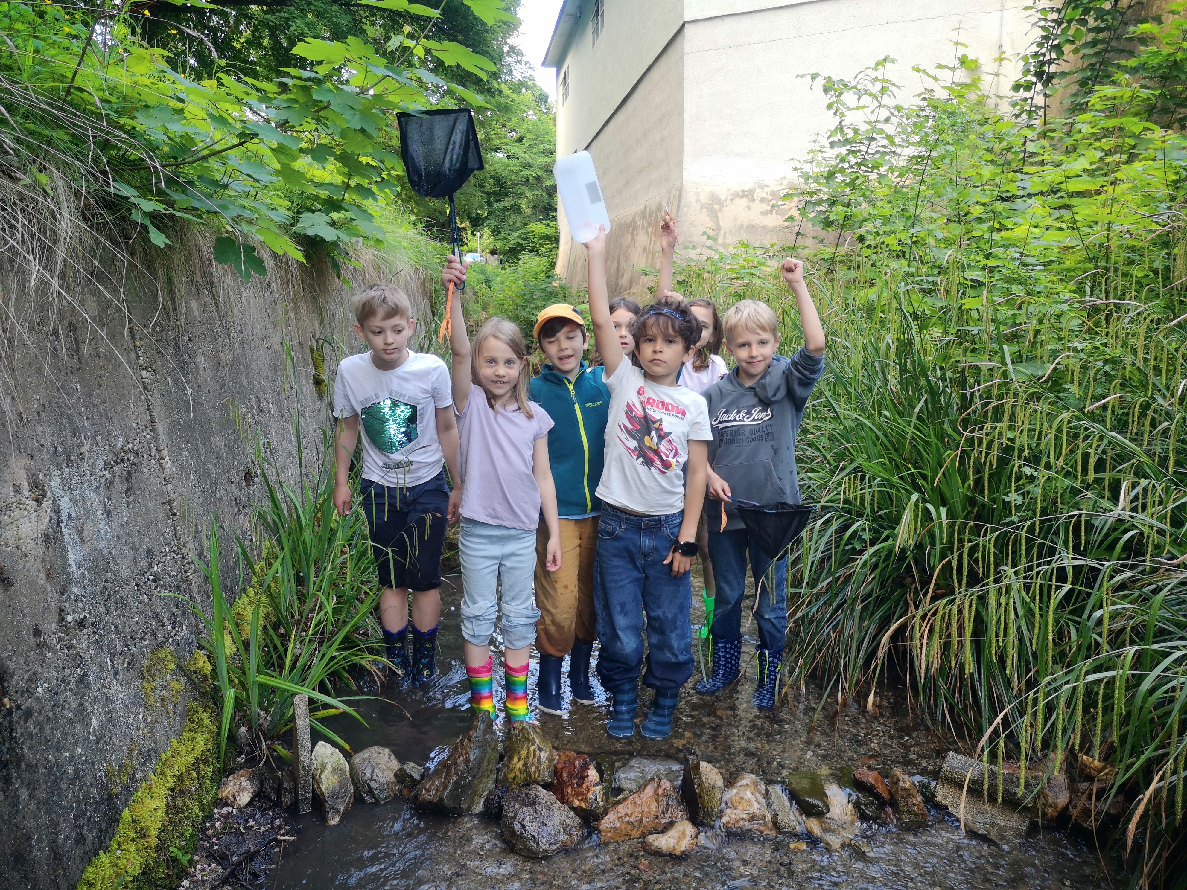 Kinder in der Dürren Liesing