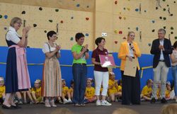 Bgmin Dagmar Händler, GFin Naturparke NÖ Jasmine Bachmann, Elke Weisz-Emesz (Naturpark Föhrenberge), Abgeordnete zum Landtag Marlene Zeidler-Beck, Obmann Naturpark Föhrenberge Martin Schuster, GFin VNÖ Julia Friedlmayr und GF Naturpark Föhrenberge Markus Wildeis. (v.l.n.r)