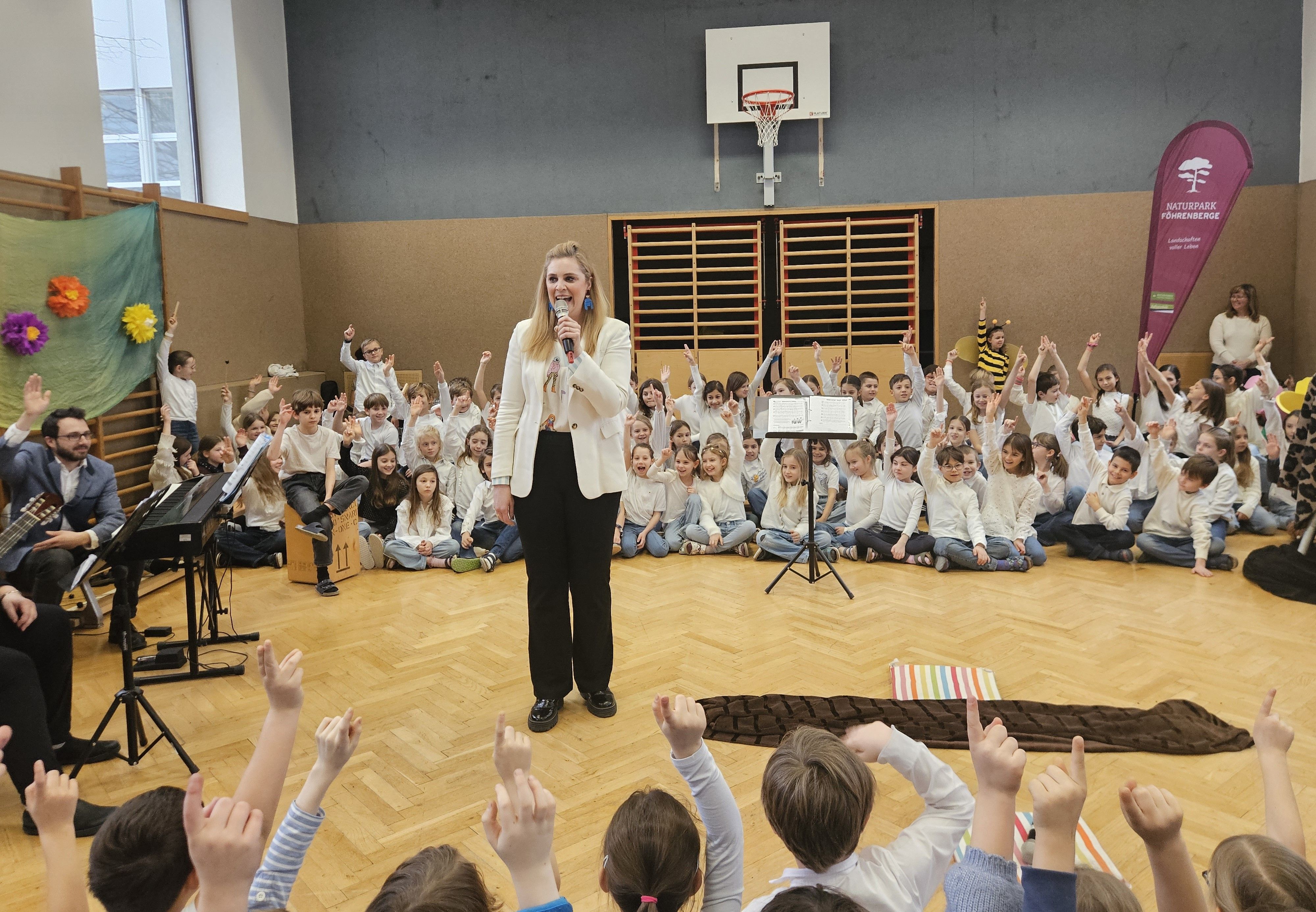 Abgeordnete zum NÖ Landtag M. Zeidler-Beck hält eine Rede