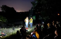 Wie leben Eulen und kann man Fledermäuse hörbar machen? Spannende Einblicke von Biologin Bianca nach Einbruch der Dunkelheit.