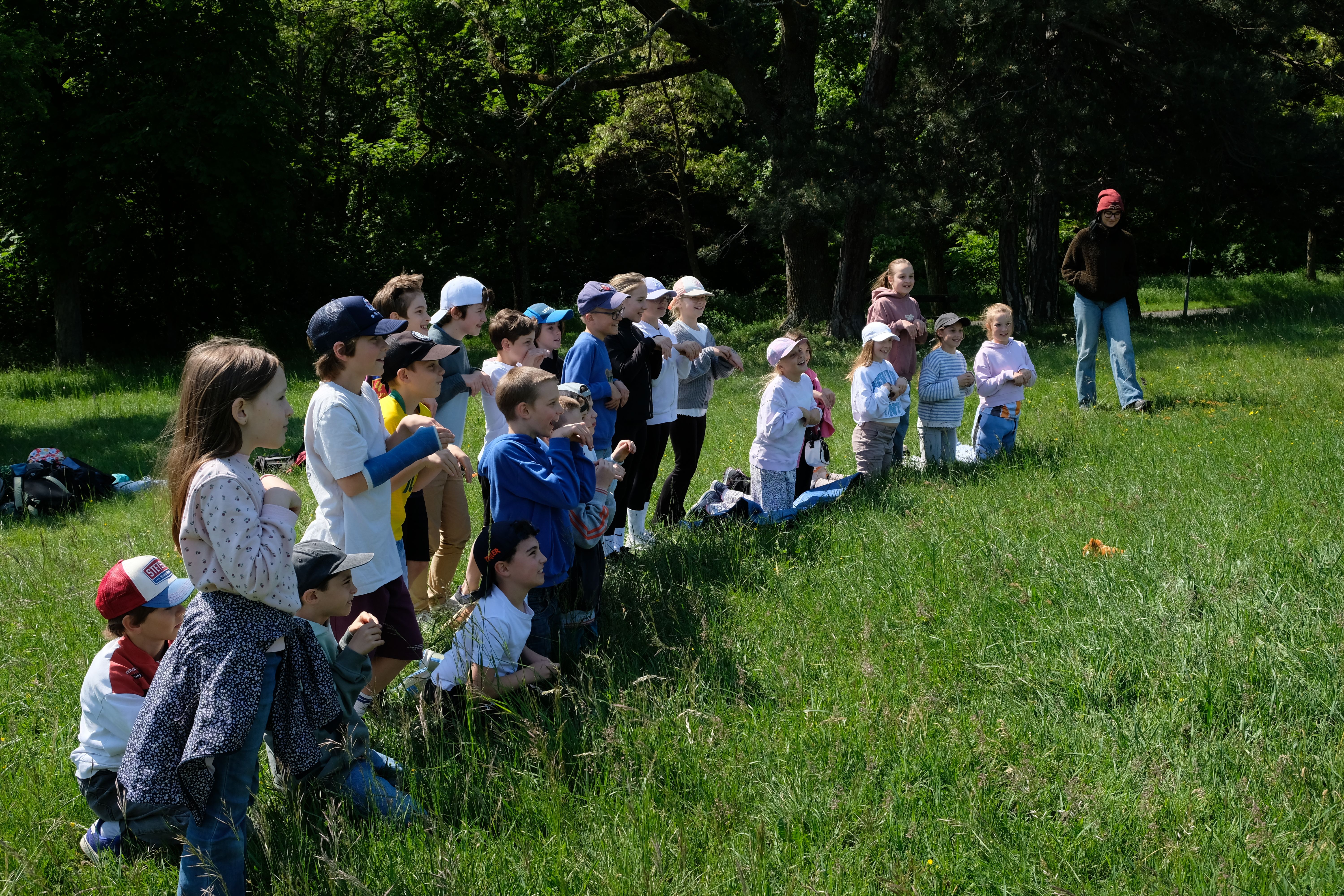 Kinder machen Pantomime
