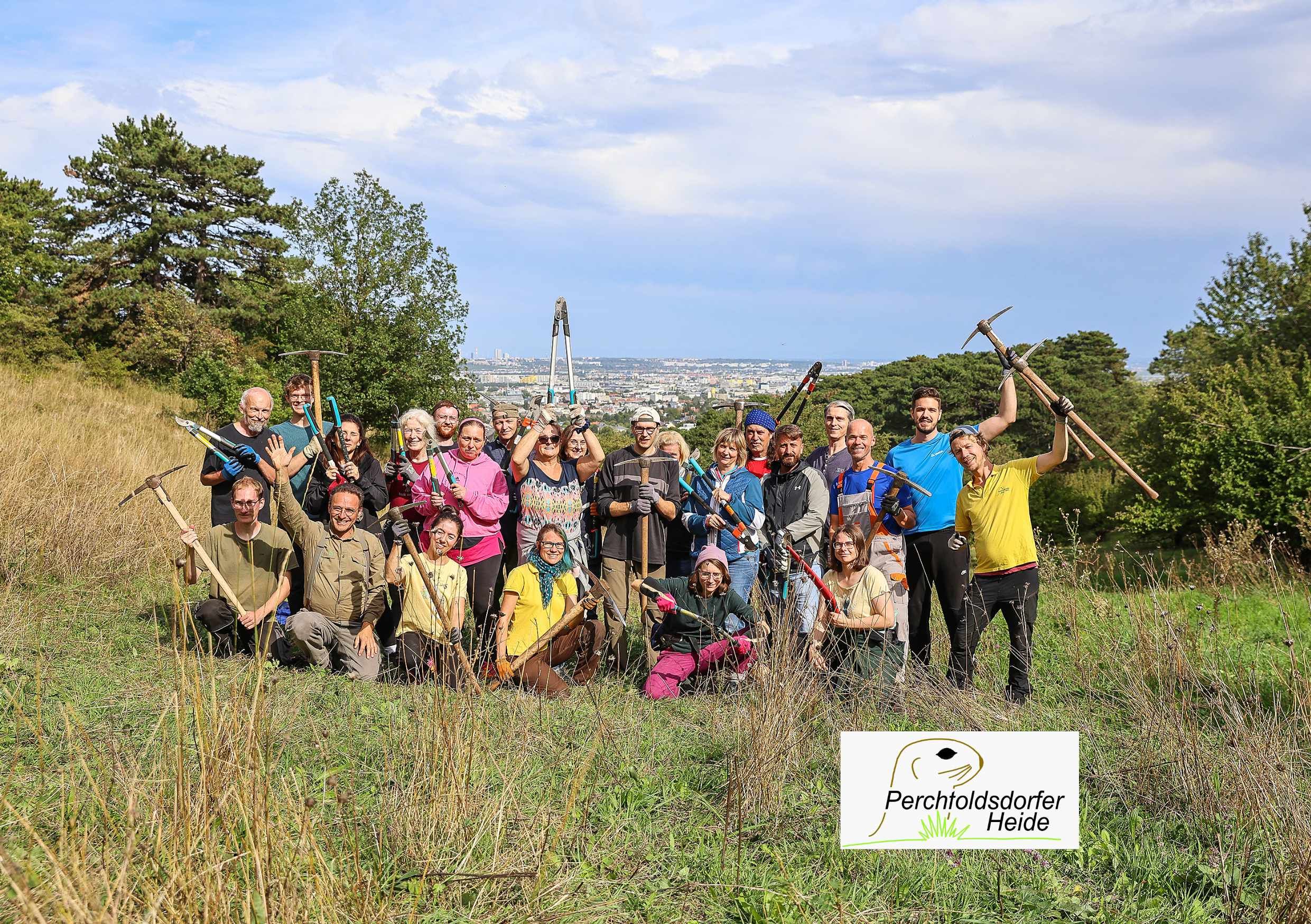 Gruppenfoto nach der Heidepflege