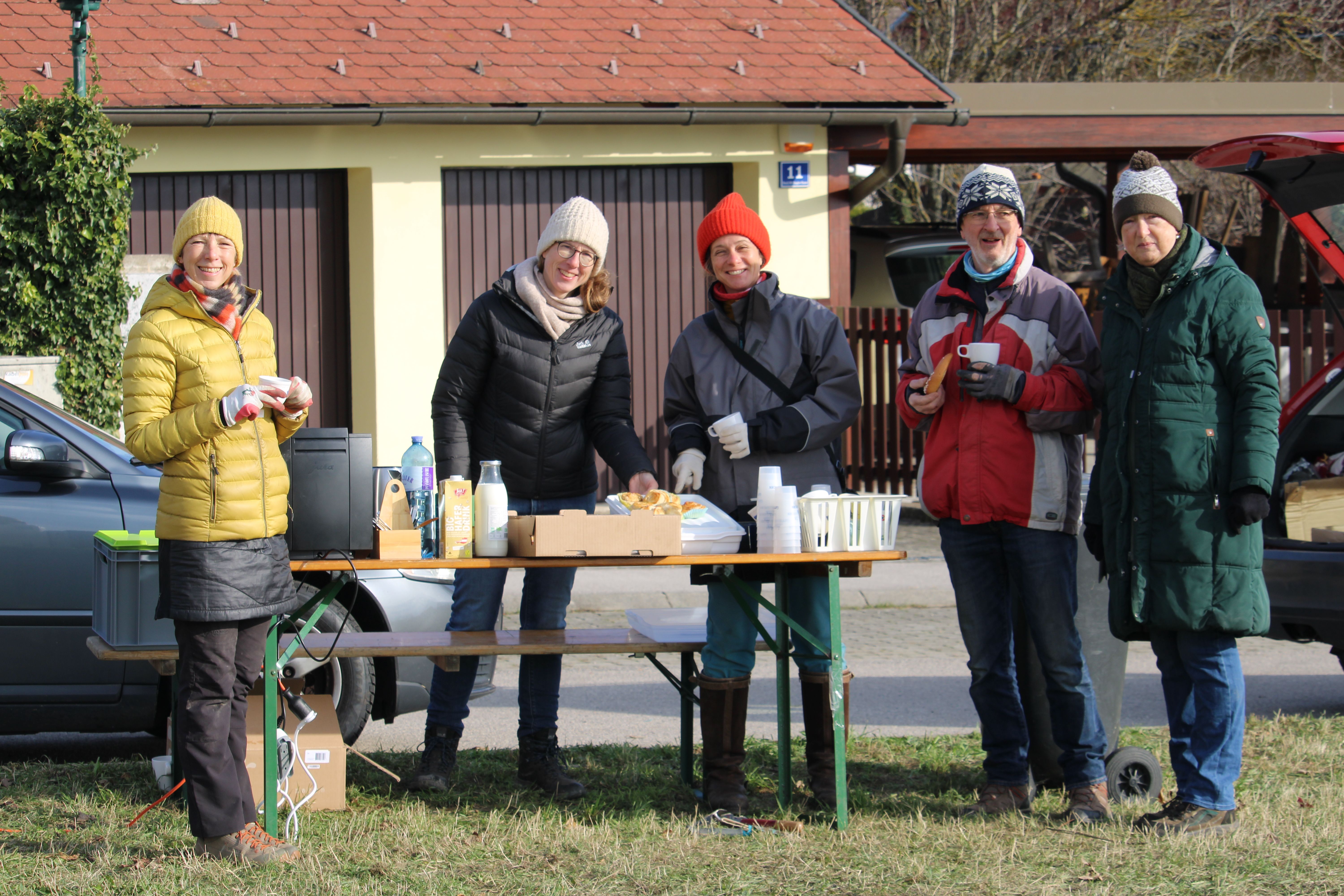 Gemeinderätin Maria v. Balthazar kümmerte sich um ausreichend Stärkung.