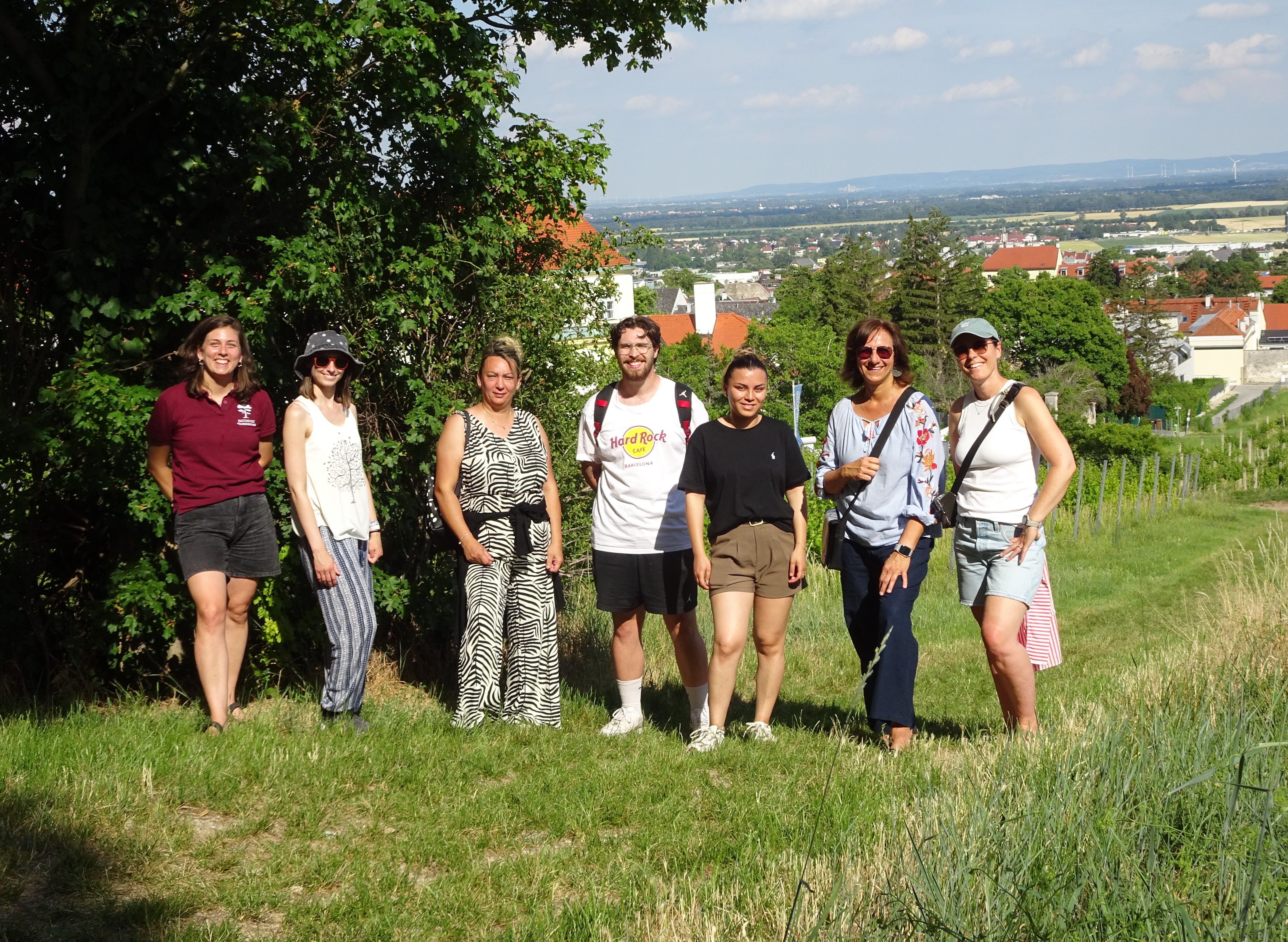 GRuppenfoto der Fortbildung "Unser Naturpark" mit dem Team des Naturpark-Kindergarten Bahngasse