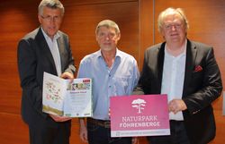 Martin Schuster (Obmann Naturpark), Gemeinderat Heinrich Wrba (Gemeinde Wienerwald), Markus Wildeis (Geschäftsführung Naturpark)
